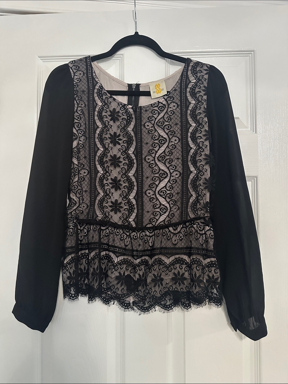 SIS SIS Black Lace Paneled Long-Sleeved Blouse - Medium